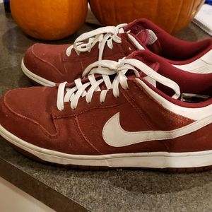 Nike mens size 10.5 dark red